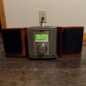 JVC Ultra Compact Component System FS-2000 CD Player AM FM Radio with Speakers